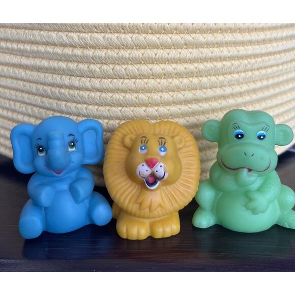 Vintage Rubber Squeaky Toy Lot Elephant Lion Monkey Taiwan - Picture 1 of 7